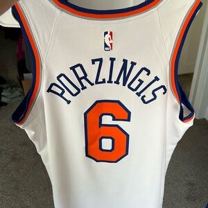 Kristaps Porzingis Knicks jersey